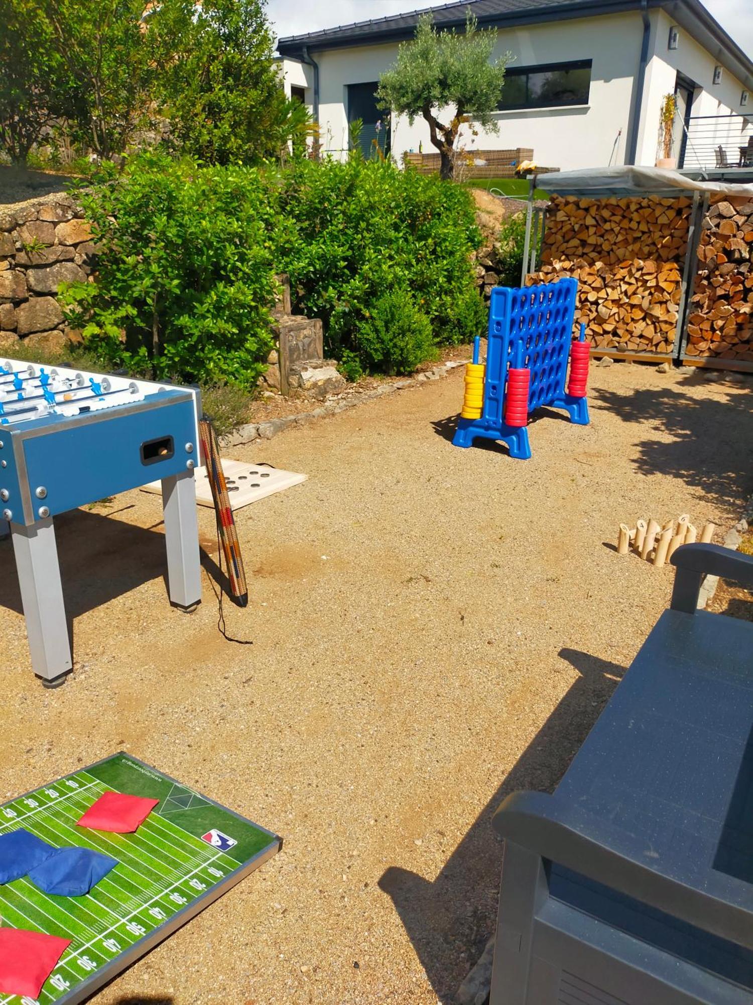 Villa Gite Dans Une Maison En Rez-De-Chaussee Avec Piscine à Joyeuse Extérieur photo